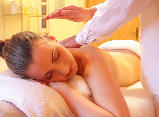 Relax- und Verwöhnbehandlungen Relax- und Verwöhnbehandlungen